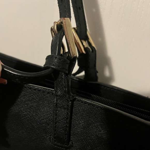 Tory Burch Saffiano Leather large tote ✨ - Picture 2 of 8